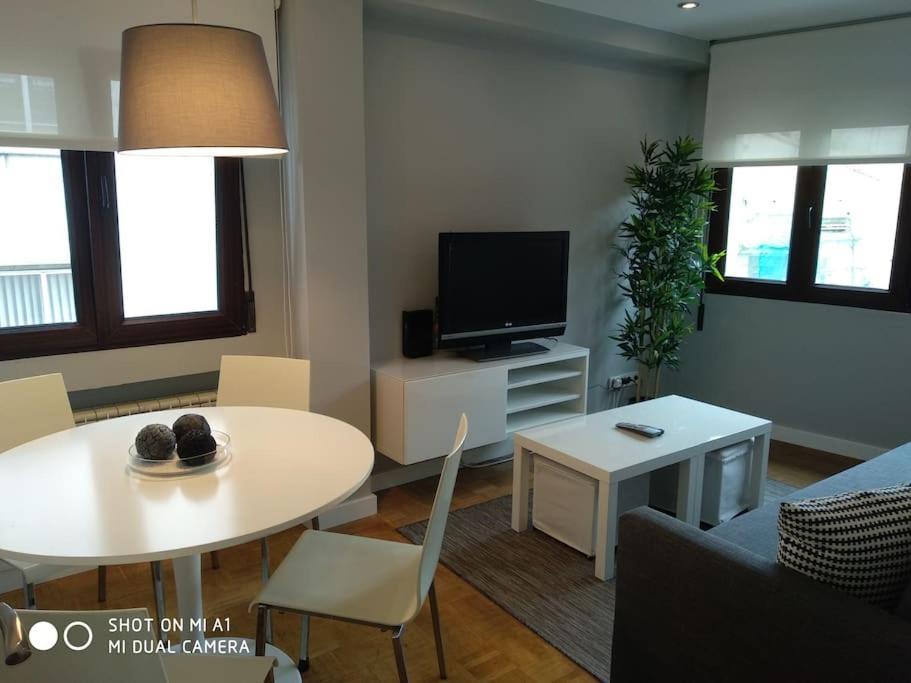 Moderno Apartamento En El Centro. El Carmen Wifi Gijon Exterior photo